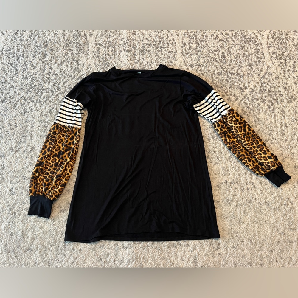 Women’s long sleeve top